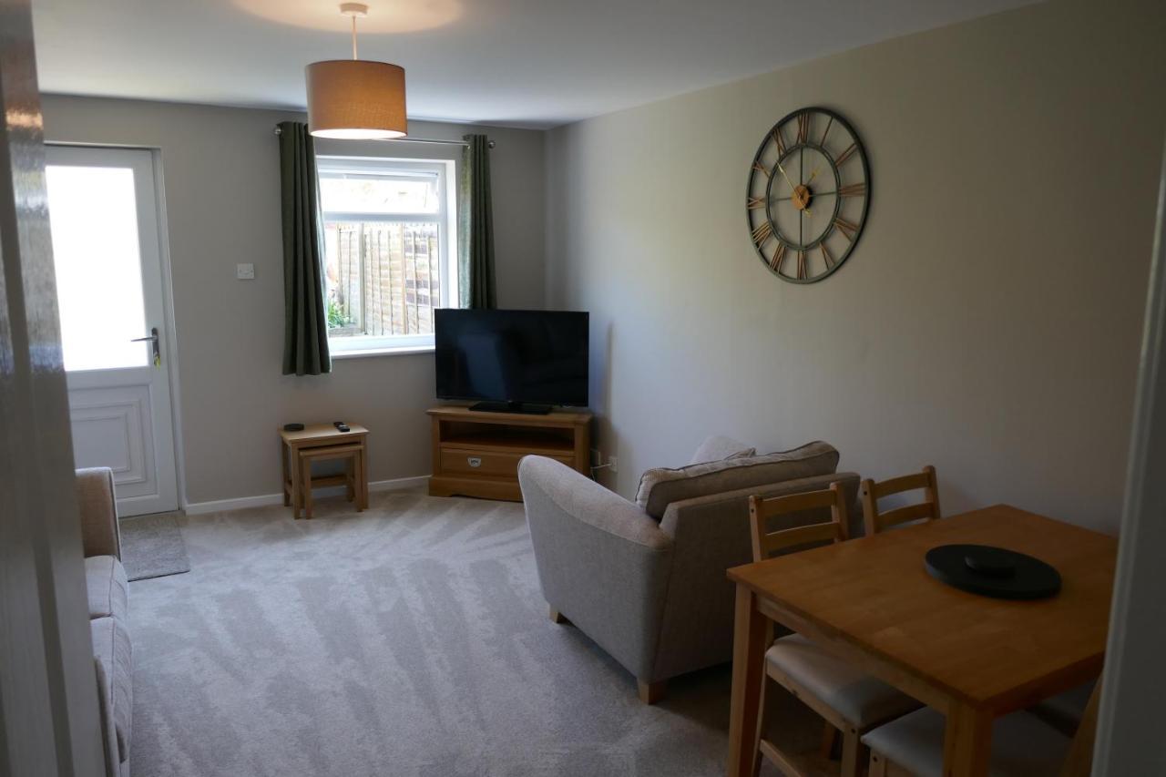 2 Bedroom House Walking Distance To Centre With Free Parking Casa vacanze